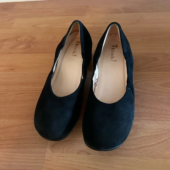 Think! Women's Black Suede Pumps Heels - Picture 13 of 14